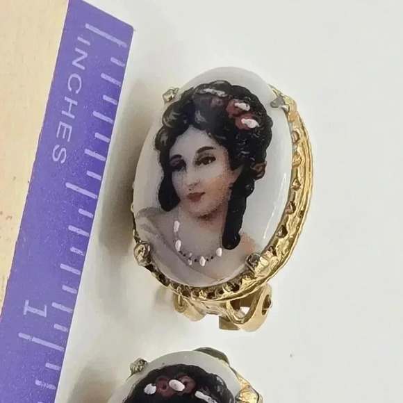 Vintage Limoges France Cameo Clip On Earrings Hand Painted Porcelain & Gold-Tone - Picture 6 of 6